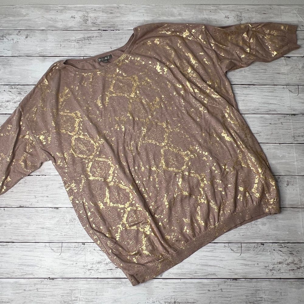 Roz & Ali round neck top 3/4 sleeves beige and gold 1X